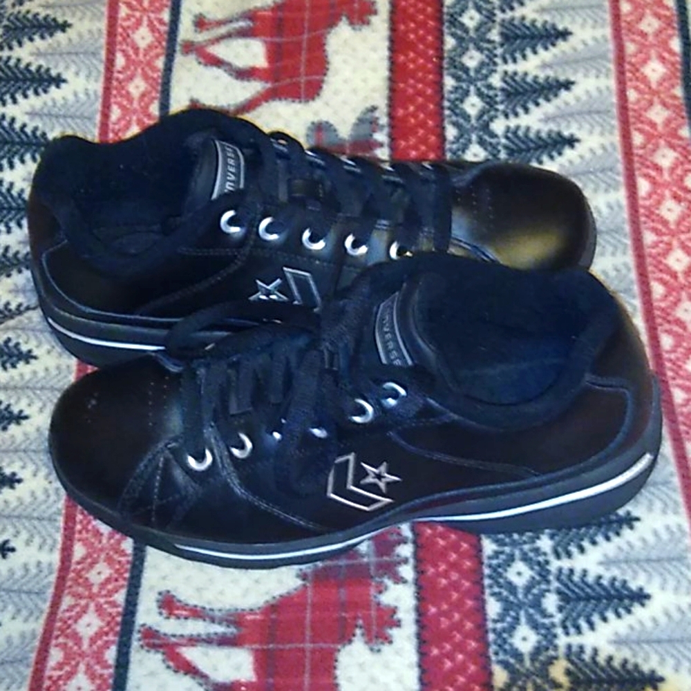 Converse tennis shoes